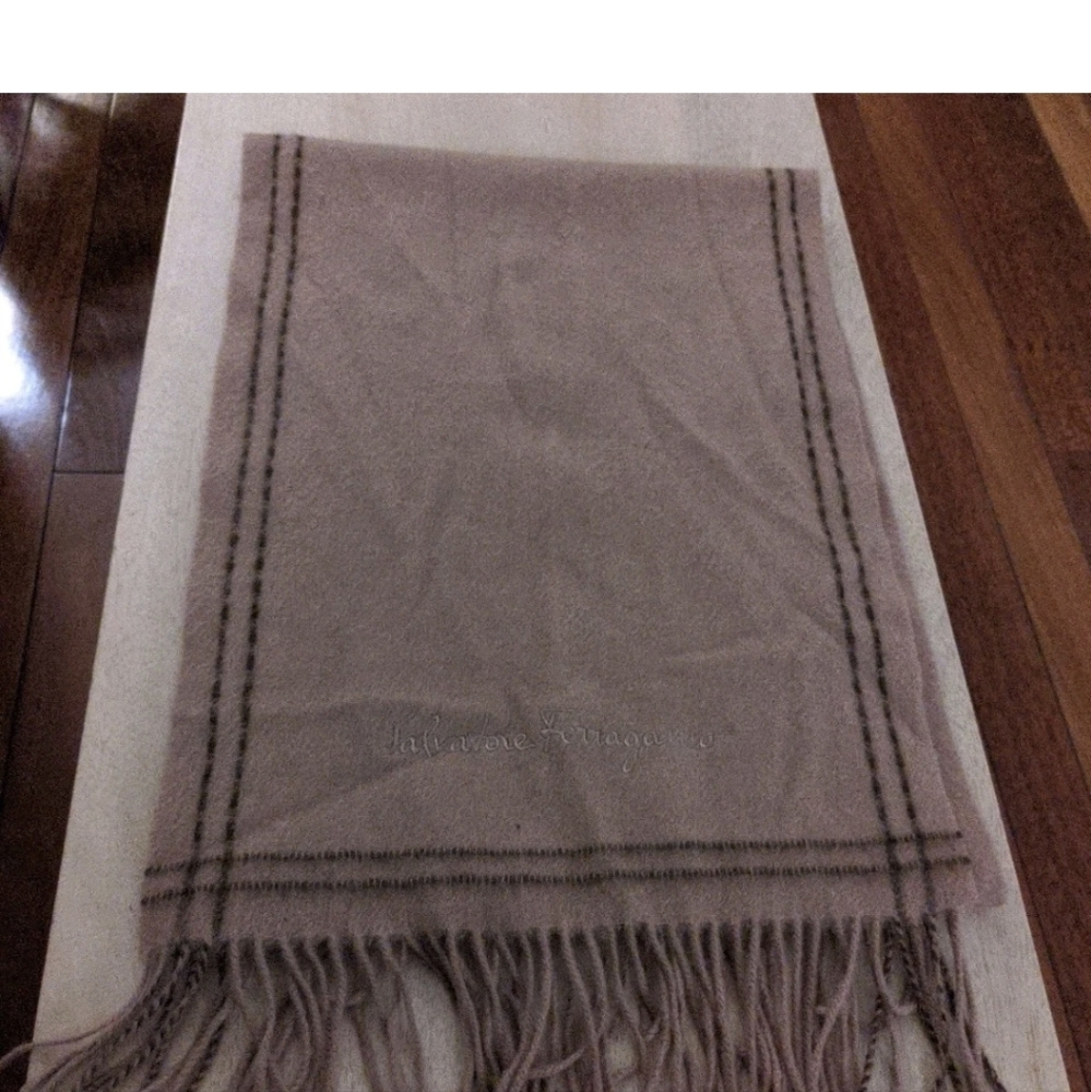 Salvatore Ferragamo Wool? Cashmere? Fringed Scarf READ